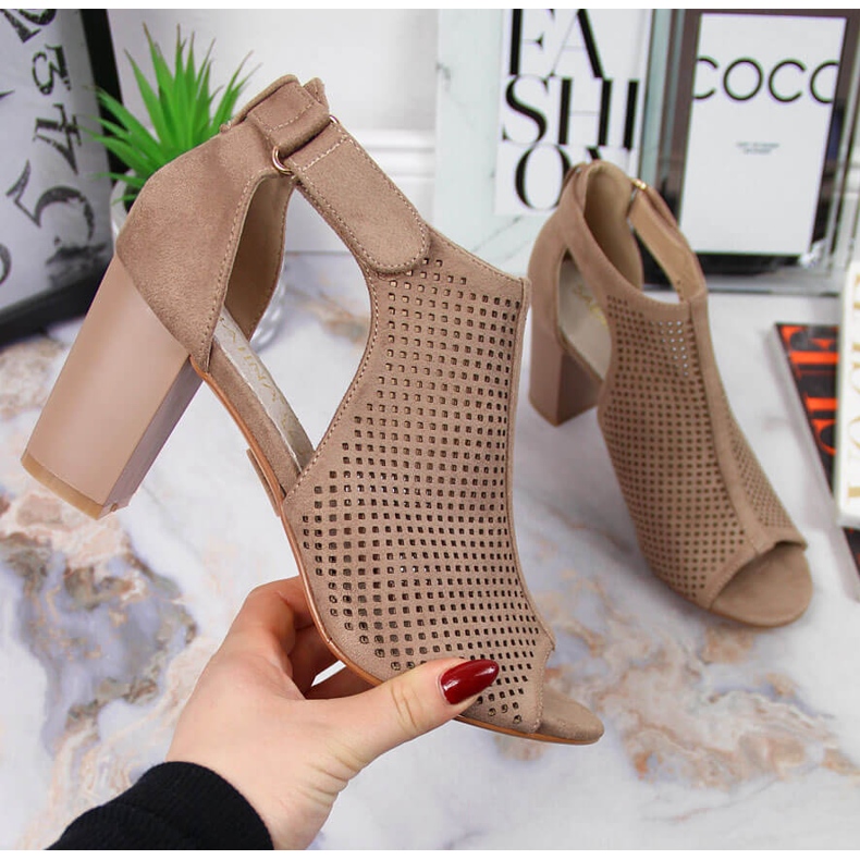 Sandale de dama cu Velcro bej Sabatina 1