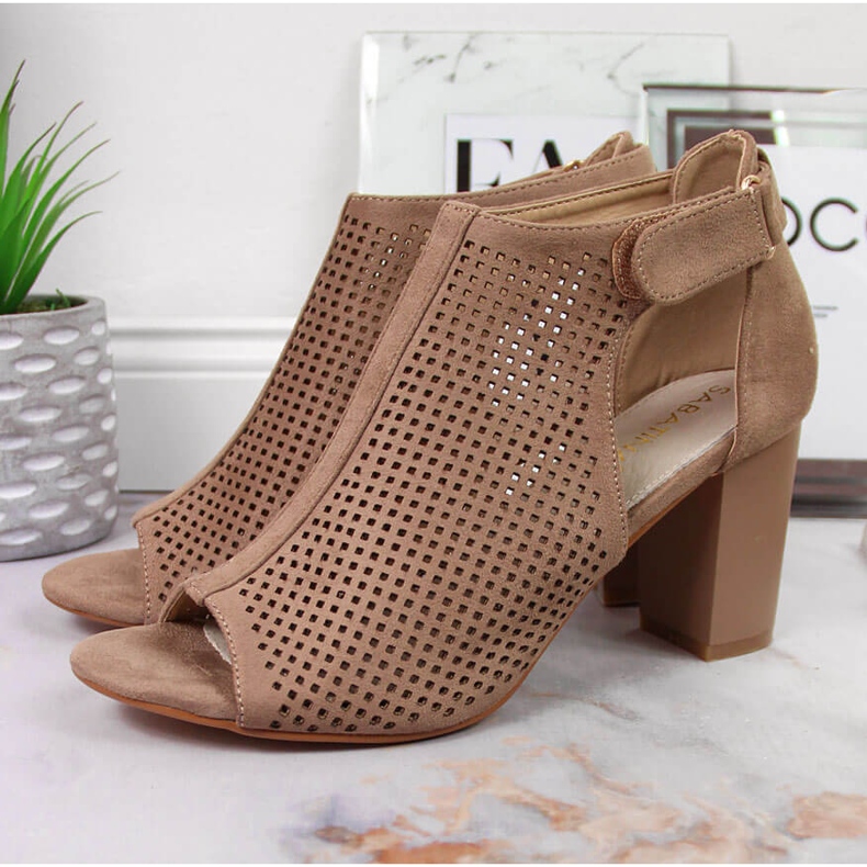 Sandale de dama cu Velcro bej Sabatina 2