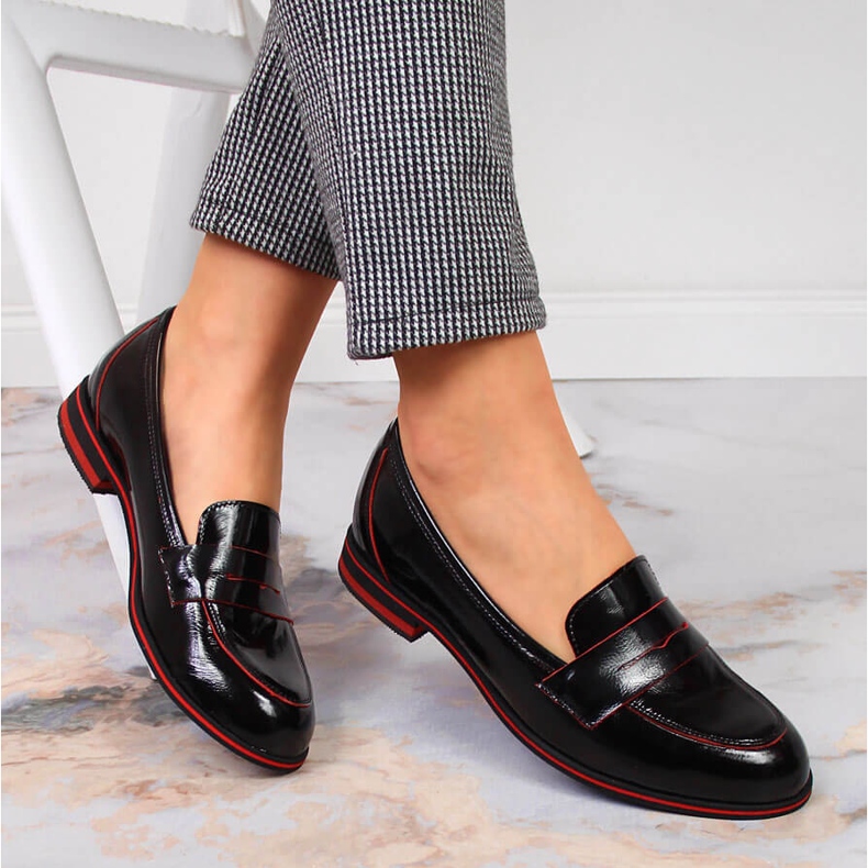 Pantofi de dama din piele lordsy lacuit negru Juma 2