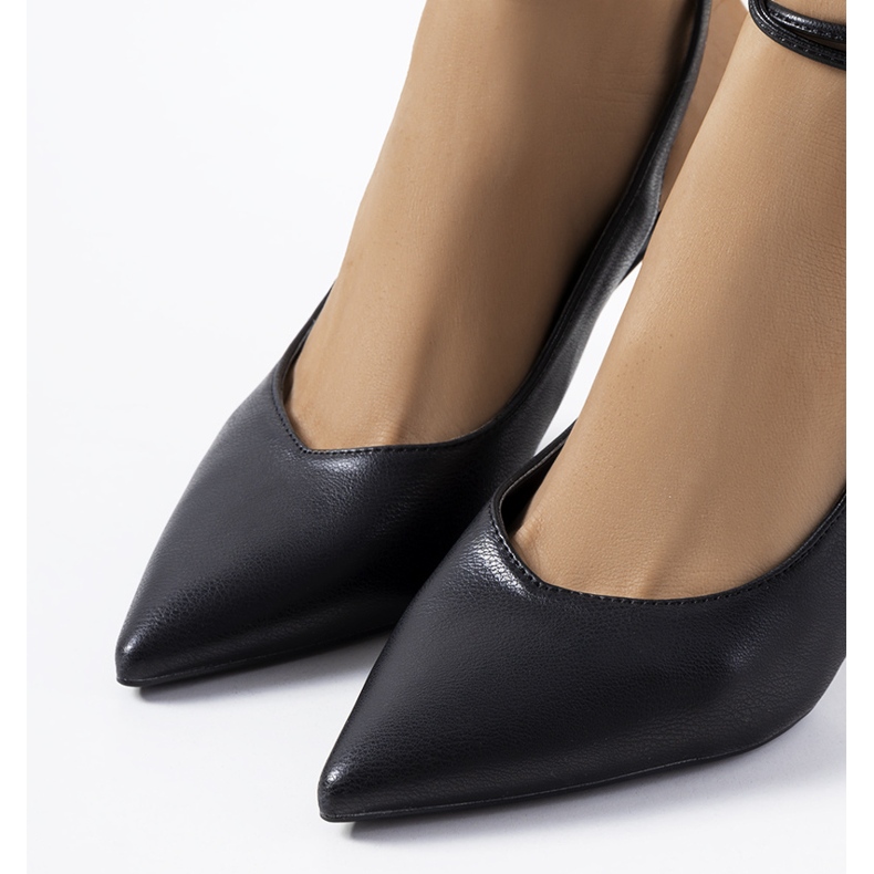 Tocuri negre cu șireturi de la Latvala negru 1