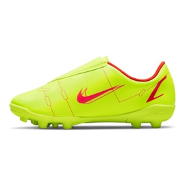 Pantofi de fotbal Nike Mercurial Vapor 14 Club Mg Jr CV0833-760 galbeni 3