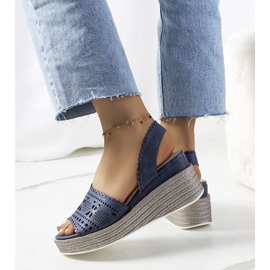 Sandale ajurate bleumarin pe o Biblie cu pană albastru marin 2 Sandale ajurate bleumarin pe o Biblie cu pană albastru marin 2