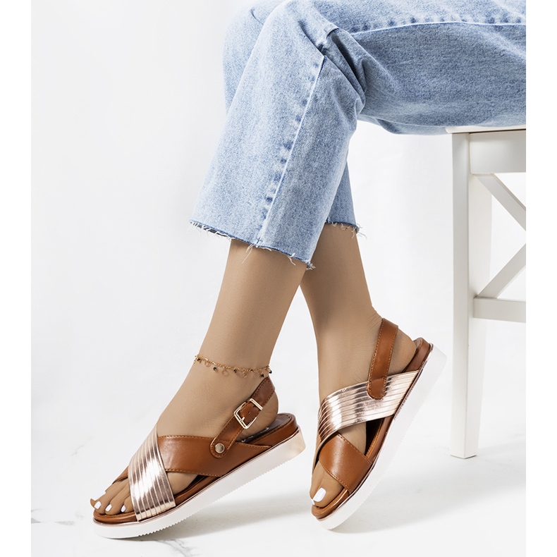 Sandale maro cu inserție metalizată Myrtle de aur 1