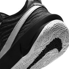 Pantof de baschet Nike Team Hustle D 10 Big Basketball Jr Jr CW6735 004 negru argint 5