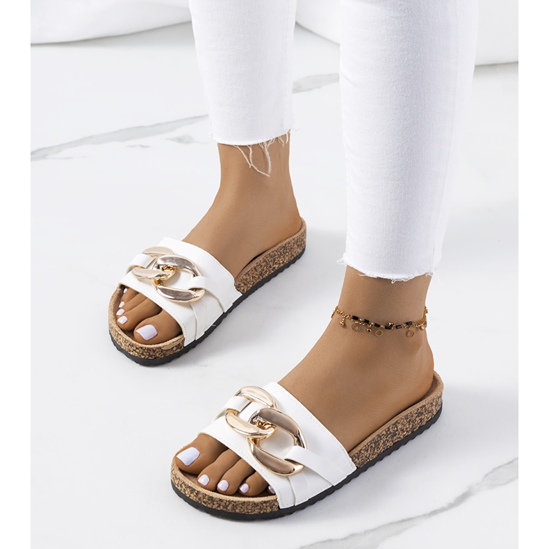 Papuci albi cu lant Derbi 2