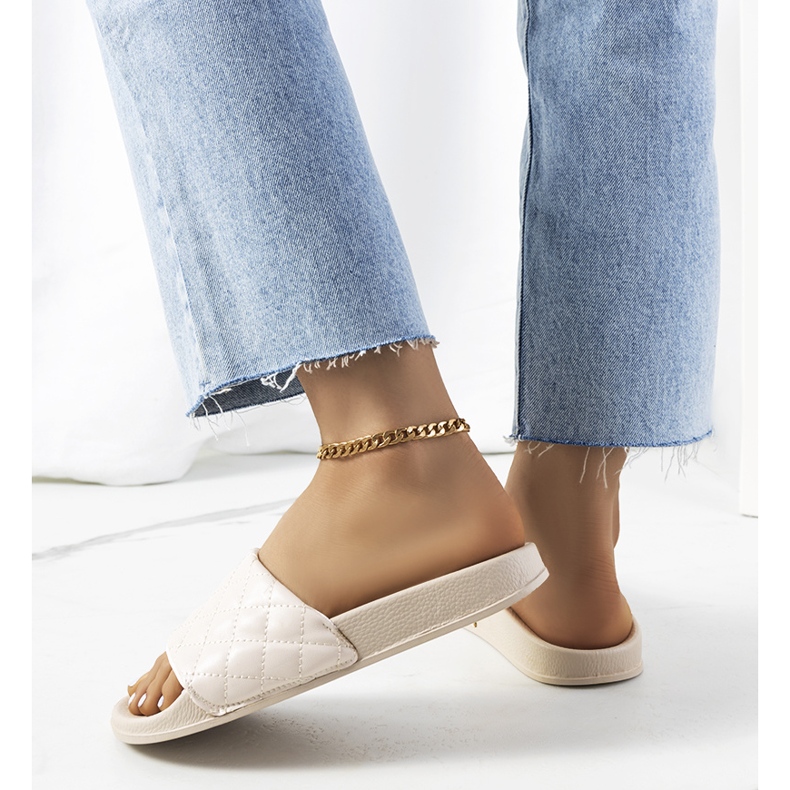 Papuci matlasati Kate bej 2