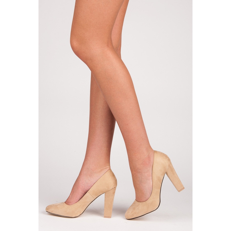 Seastar Pompe confortabile pe un stâlp maro 2