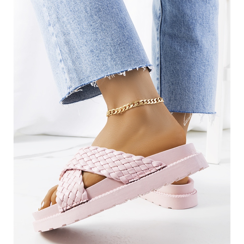 Papuci roz pe platforma Bierings 2