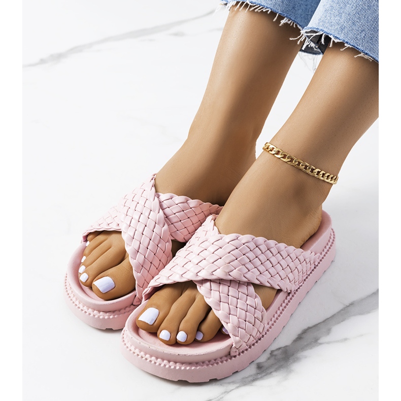 Papuci roz pe platforma Bierings 1