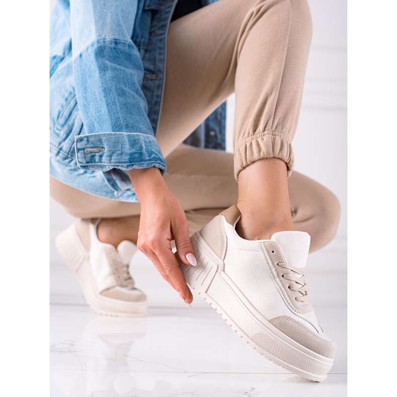 TRENDI Adidași eleganți pe platformă bej 1 TRENDI Adidași eleganți pe platformă bej 1