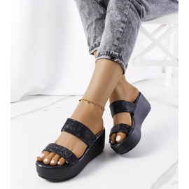 Papuci negri pe platforma Marlien negru 1