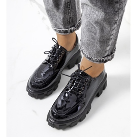 Pantofi de dama lacuiti in negru de la Donker 1