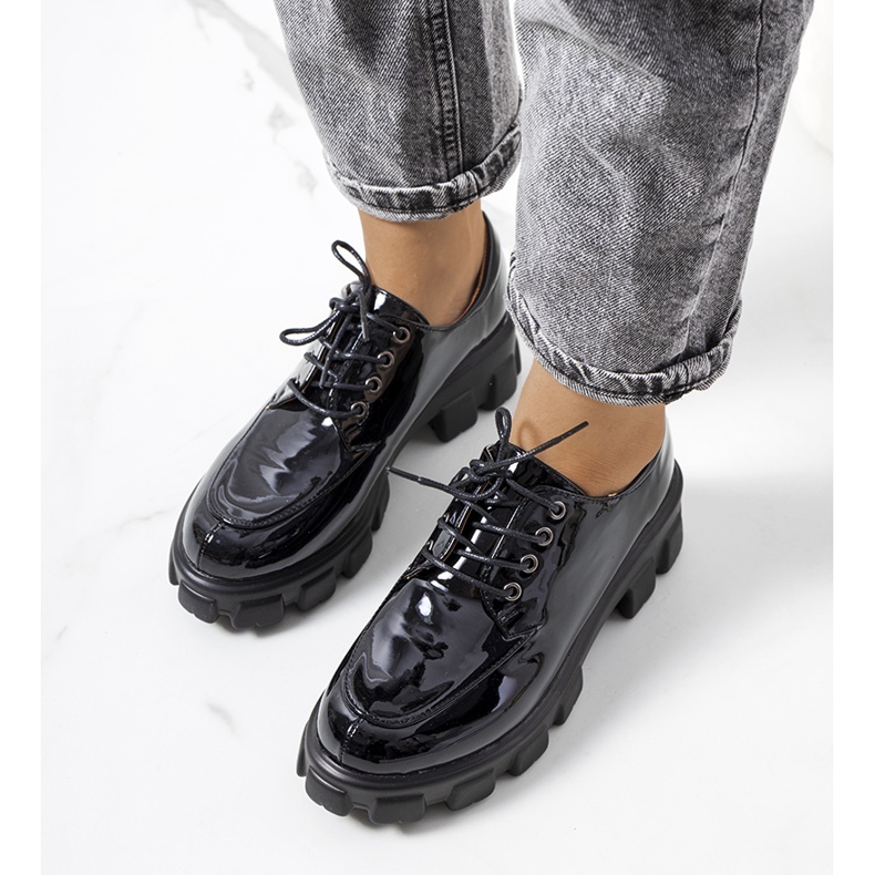 Pantofi de dama lacuiti in negru de la Donker 1