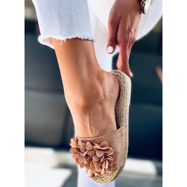 Papuci Floral fiesta Primrose Camel bej 1