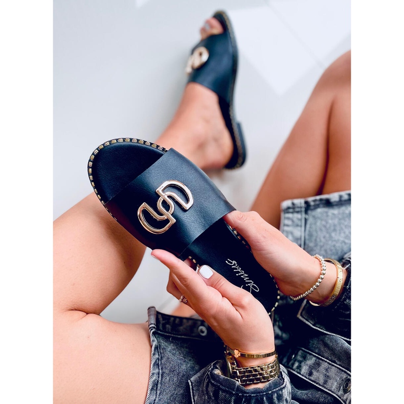 Papuci dama Larisa Black negru 1