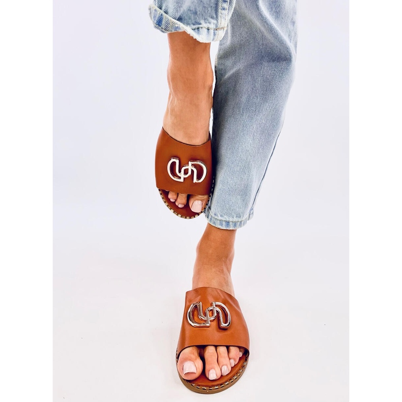 Papuci dama Larisa Camel maro 1