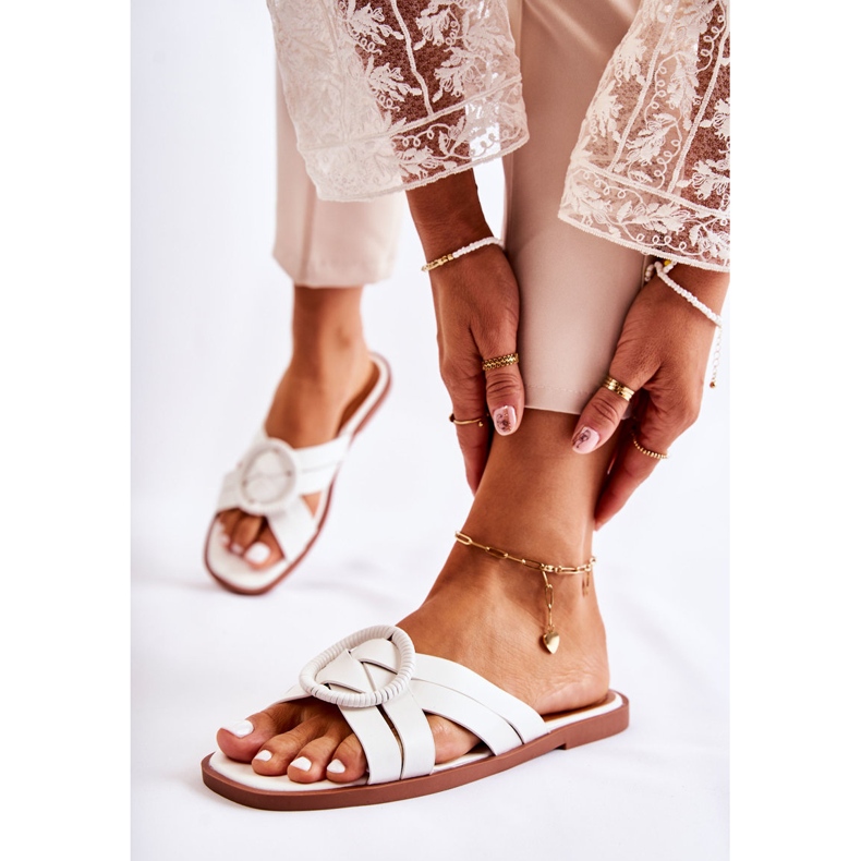 Papuci Sansa albi la modă pentru femei 2