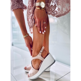 Sandale cu pană Patty Nude bej roz 1