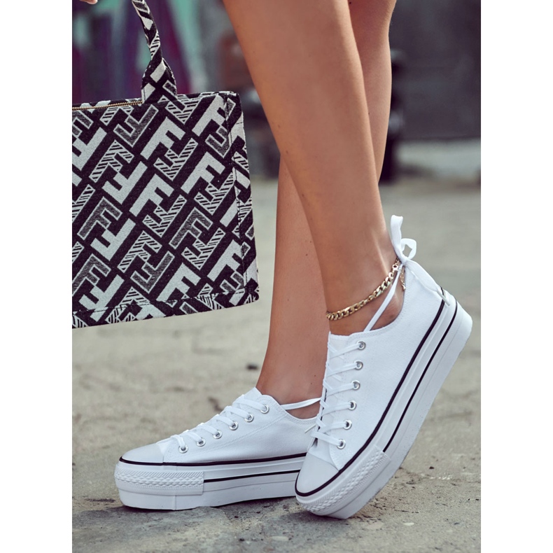 FS3 Pantofi de damă pe o platformă masivă în Farona alb 1