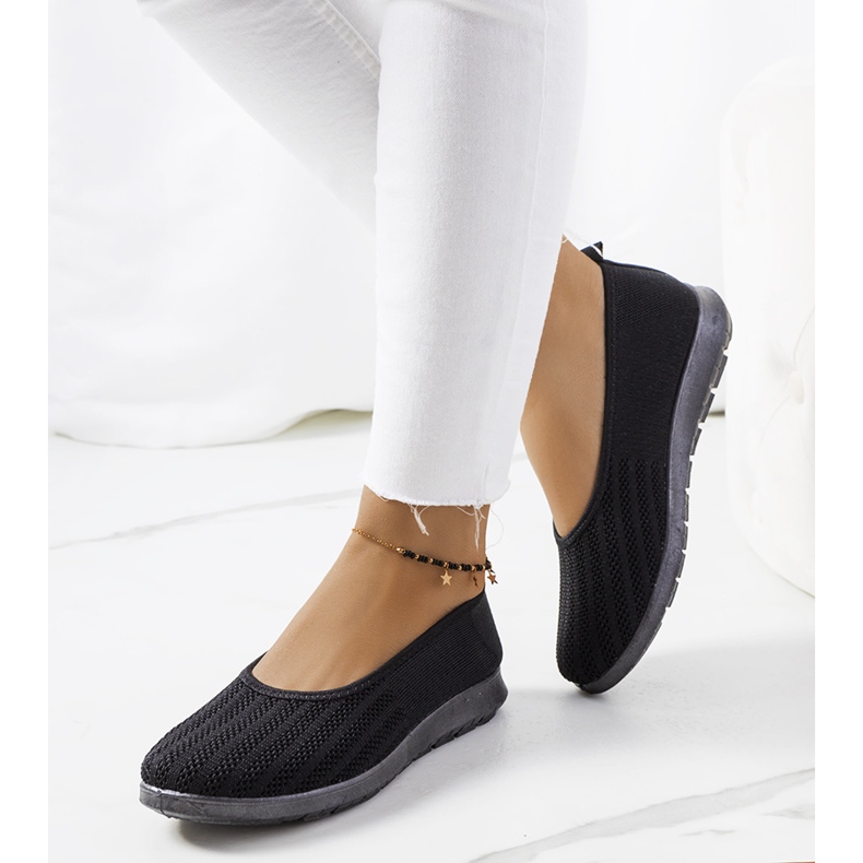 Tenisi negri de la Meeri negru 1