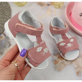 Uhlsport Sandale cu velcro femei Kornecki Jr. KOR6305 roz murdar 1 Uhlsport Sandale cu velcro femei Kornecki Jr. KOR6305 roz murdar 1