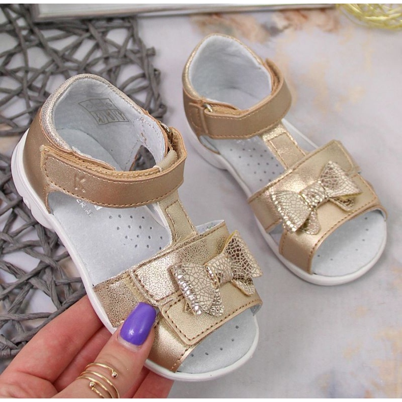 Sandale cu velcro Kornecki Jr KOR6309 aurii de aur 1 Sandale cu velcro Kornecki Jr KOR6309 aurii de aur 1