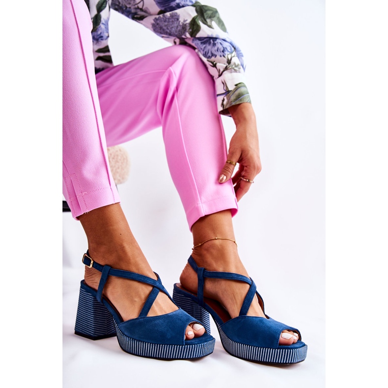 Sandale din piele intoarsa pe un toc masiv Maciejka 05543-17 bleumarin albastru marin 2