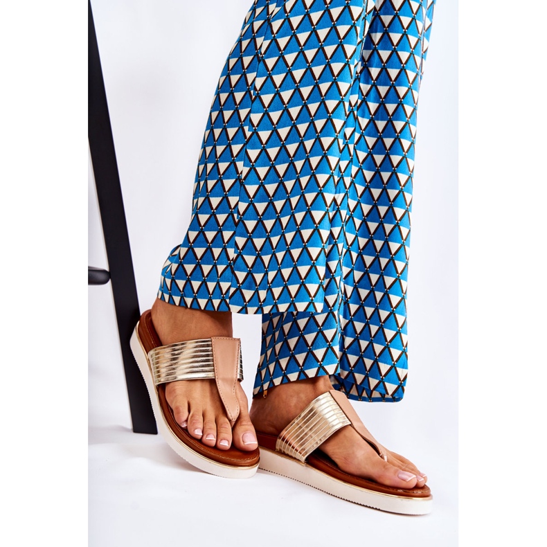 Papuci de damă Flip-flops Pe Platforma Morissa Bej-Aurie maro de aur 1