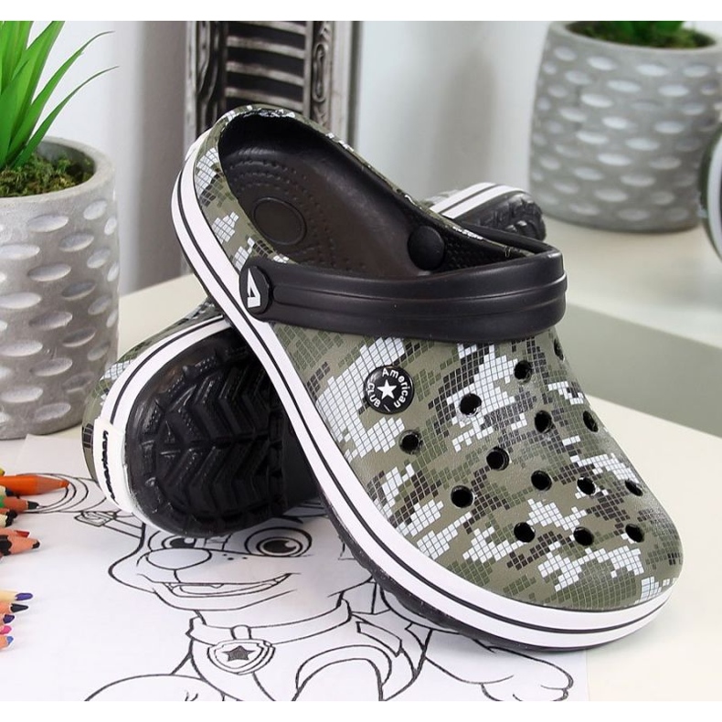 American Club W AM445B papuci din spuma kaki negru 1