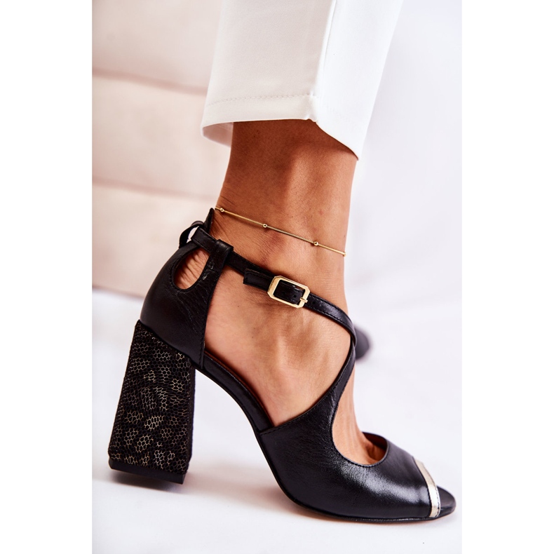 Sandale din piele la modă pe un bar Maciejka 05513-01 negru 2