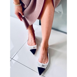 Balerini albi Chanel Taylor 2