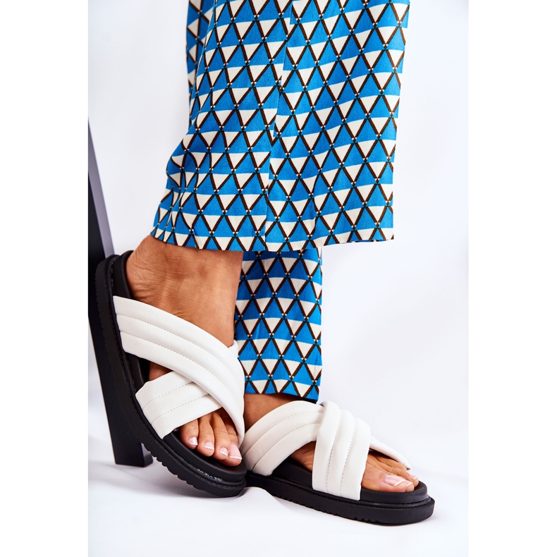 Papuci de damă clasici din piele albă Daron 1