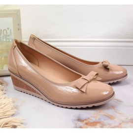 Pompe cu pană lacuite bej W Vinceza 2