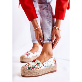 FS3 Espadrile la modă cu slip-on în flori albe de Morice multicolor 1