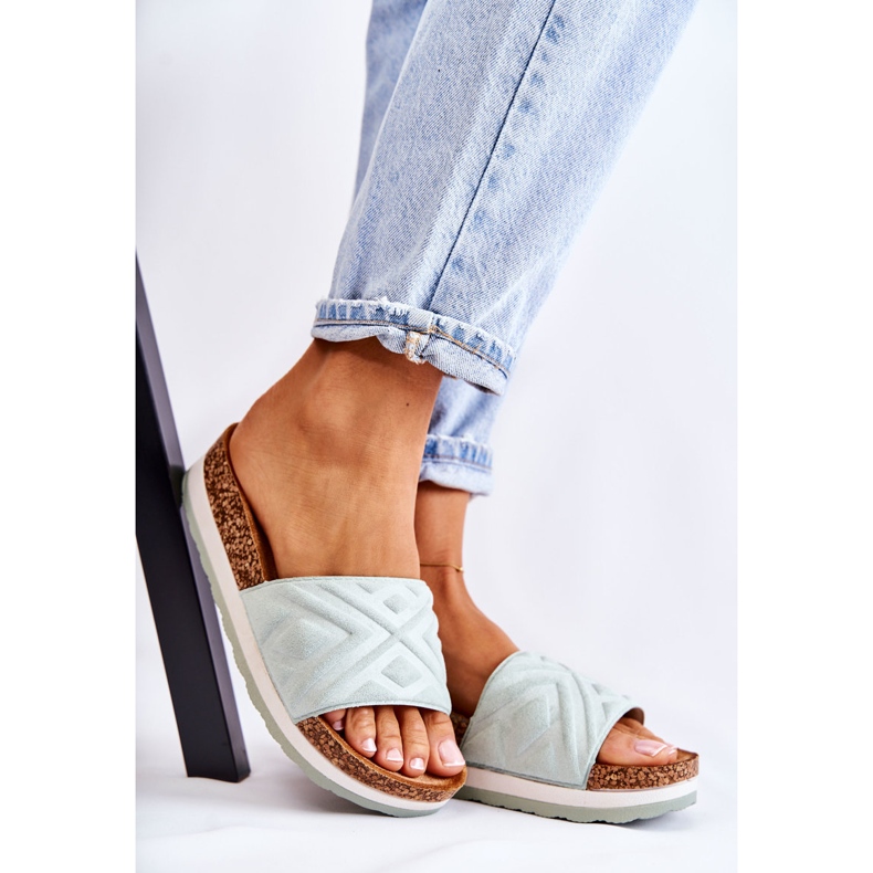 PG1 Papuci de damă din piele întoarsă pe o platformă Heritta verde masivă 1 PG1 Papuci de damă din piele întoarsă pe o platformă Heritta verde masivă 1