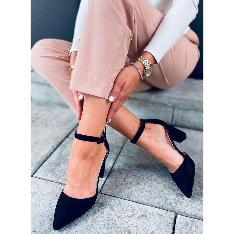 Pompe pe stâlpul Lauren Black negru 1