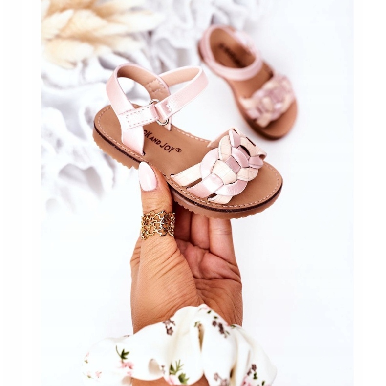 Sandale pentru fete cu un model de șarpe roz 2