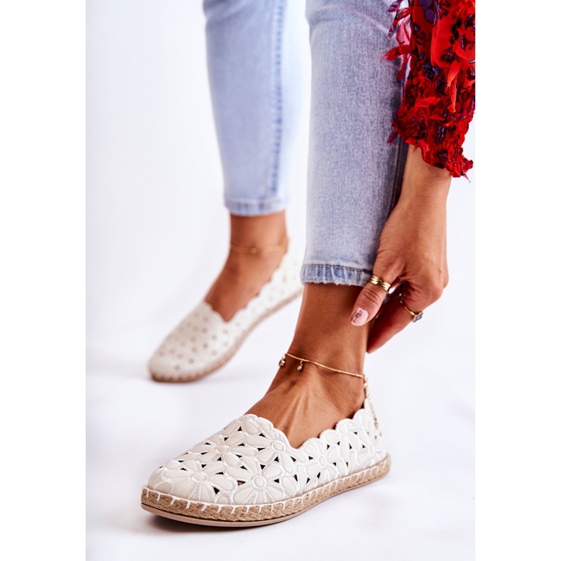 Balerini de damă cu flori albe 1 Balerini de damă cu flori albe 1