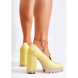 PA2 Pompe la modă pe o platformă galbenă masivă Margott 2
