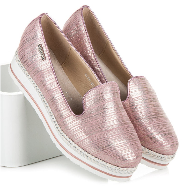 Vices Lordsy pe platformă roz 2