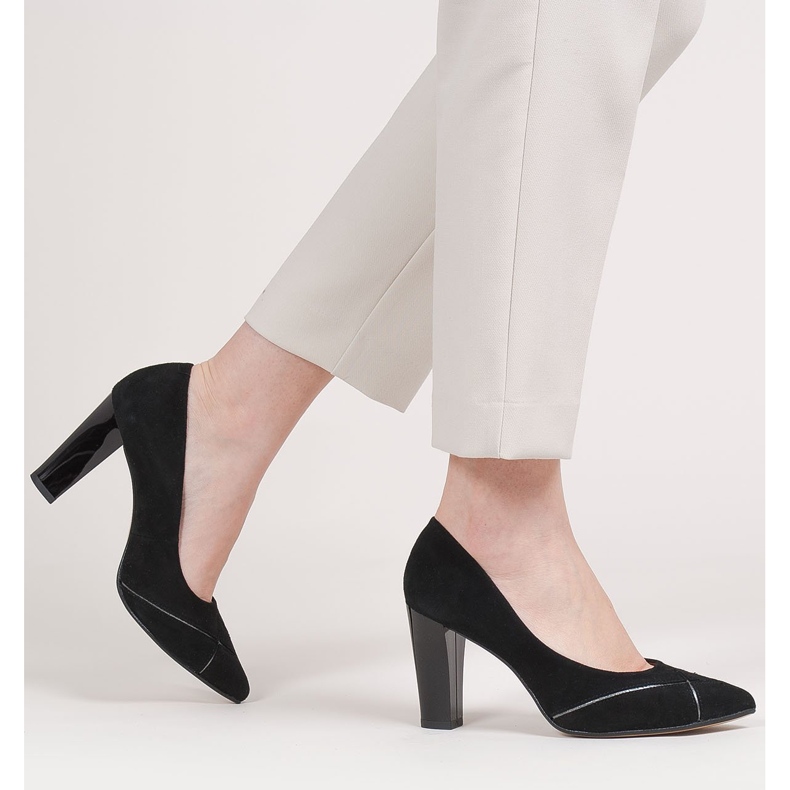 Marco Shoes Pompele din piele de căprioară neagră cu model negru 2