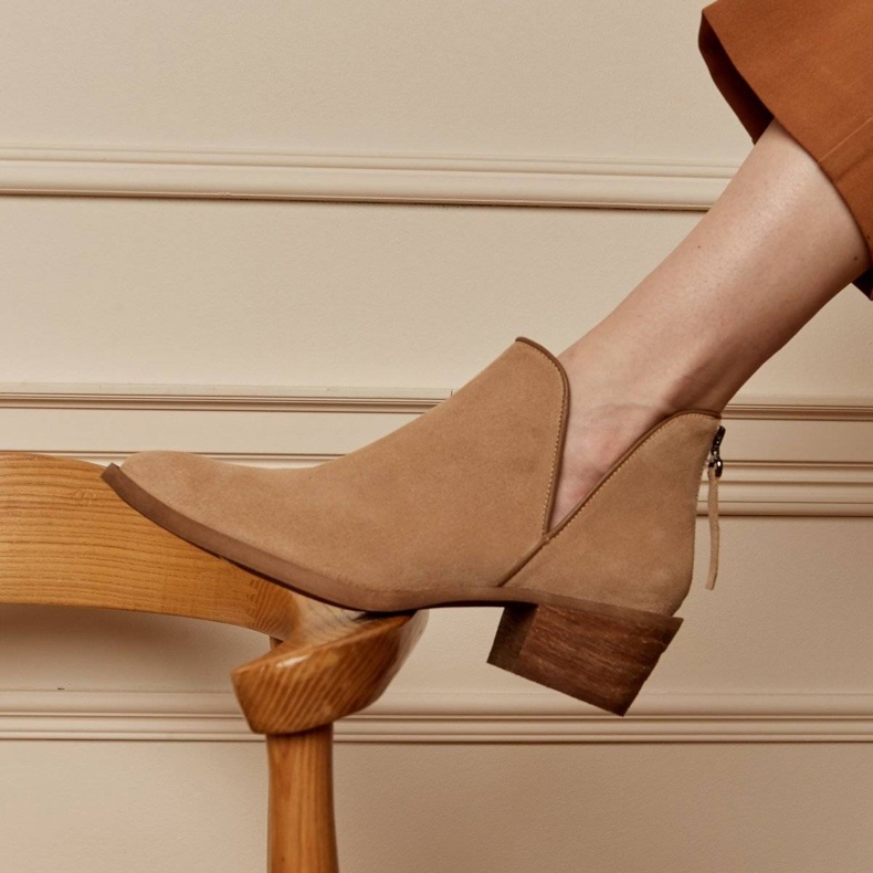 Marco Shoes Cizme bej realizate din piele de căprioară naturală cu croială în V 1