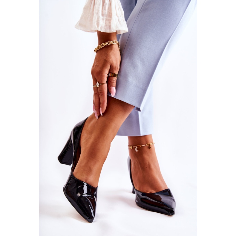 Pompe la modă lăcuite pe un bar Black Emotion negru 1