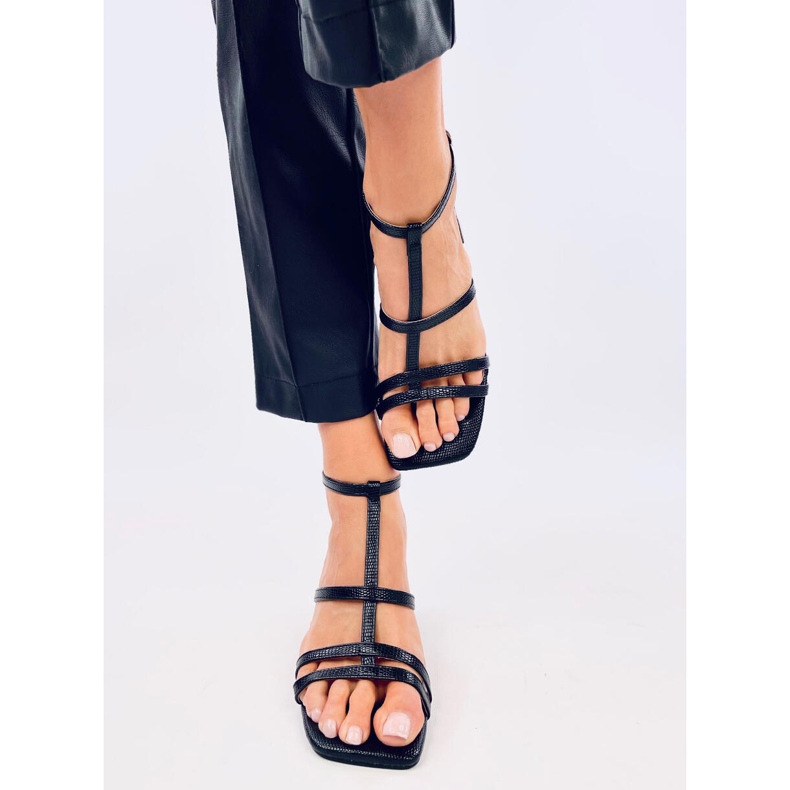 Sandale Vinta Black cu toc negru 1