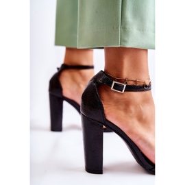 Sandale Clasice De Piele Pe Un Bar Negru Sallen 4