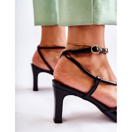 Sandale Clasice Negre Lăcuite Pe Toc Milani negru 1