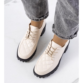 Pantofi cu toc bej de la Landra 1