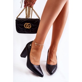 Vinceza Pompi De Piele Pe Un Bar In Larea Neagra Spitz negru 1