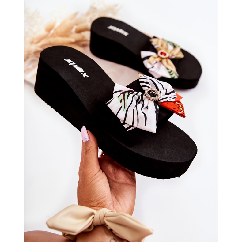 WJ1 Papuci cu pană din spumă Silana alb pentru femei multicolor 1 WJ1 Papuci cu pană din spumă Silana alb pentru femei multicolor 1