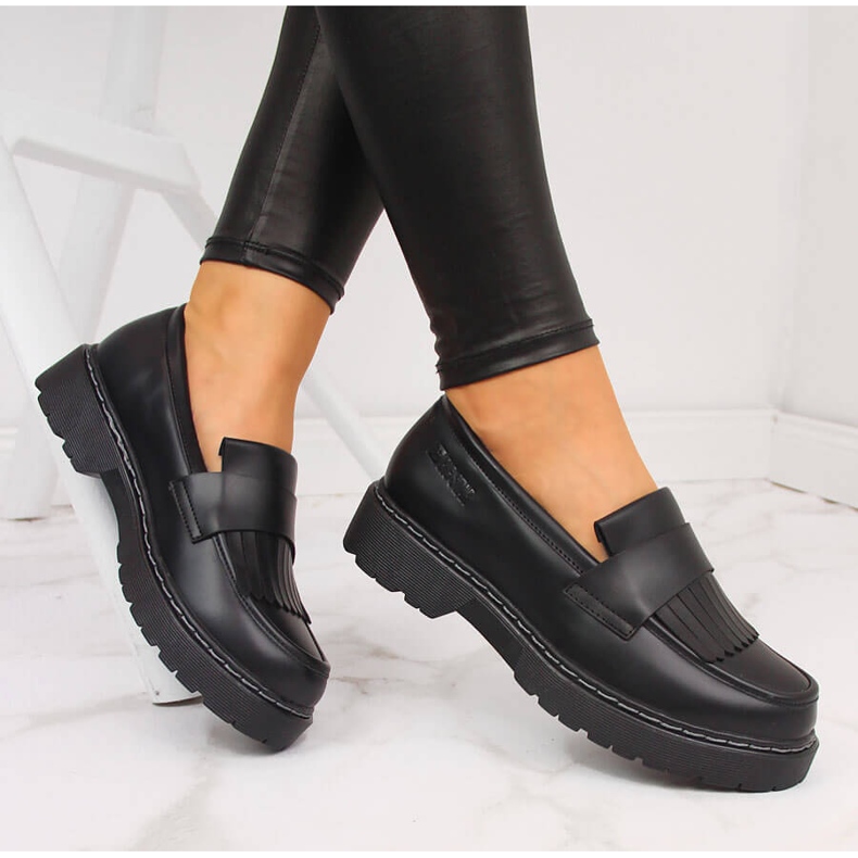 Pantofi negri de dama pe platforma cu franjuri Big Star II274100 negru 1